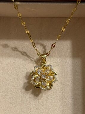 Rotatable Golden Zirconia Flower Pendant Stainless Steel Stamped Necklace Chain